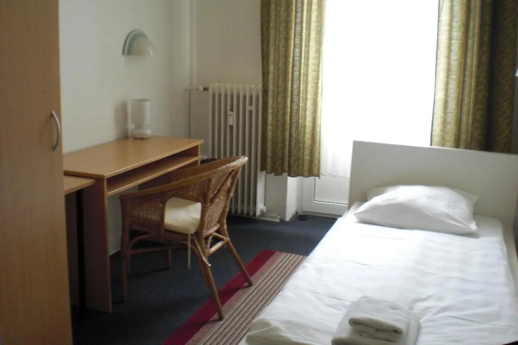 Hotel Komet Dusseldorf 3*,